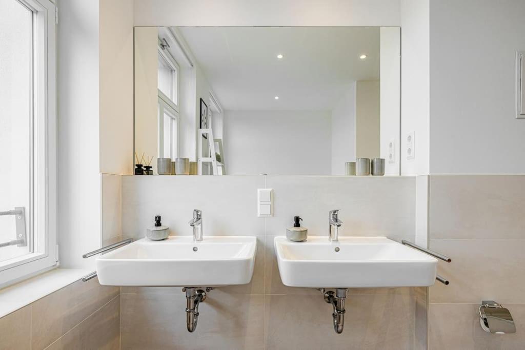 Stylisches Zentrales City-Apartment Mit 2 Balkonen Leipzig Exteriör bild