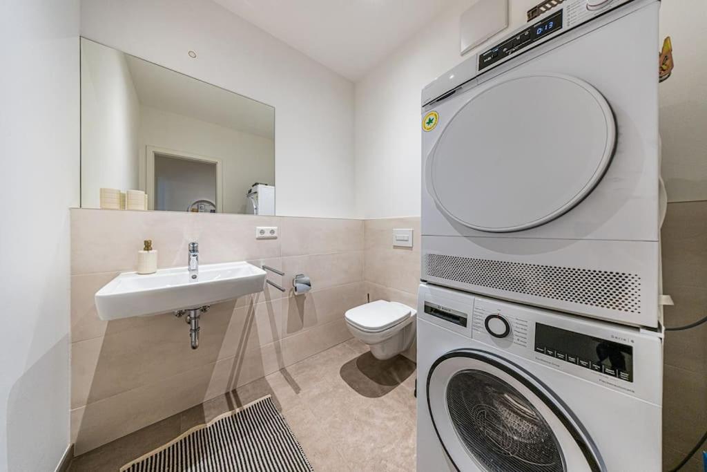 Stylisches Zentrales City-Apartment Mit 2 Balkonen Leipzig Exteriör bild